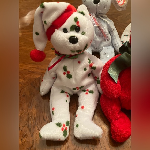 Lot of 7 Ty Christmas Beanie Babies bears. Pet free and smoke free home. - Picture 8 of 9